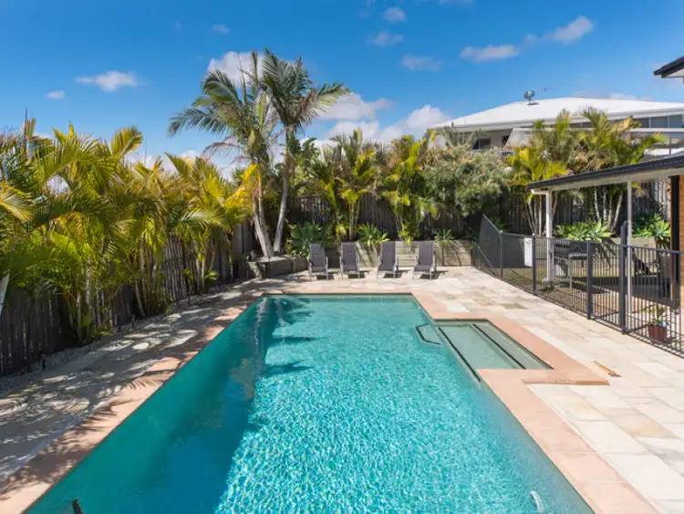 20 CODRINGTON CIRC, Pacific Pines QLD 4211