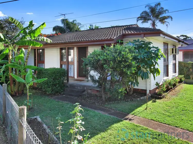 8 Tahiti Avenue, Lethbridge Park NSW 2770