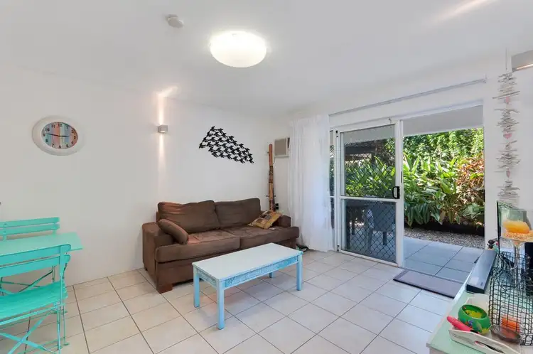 4/239 Lake Street, Cairns North QLD 4870