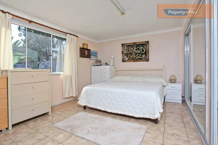 Fifth view of Homely house listing, 5 Nile Place, St Clair NSW 2759