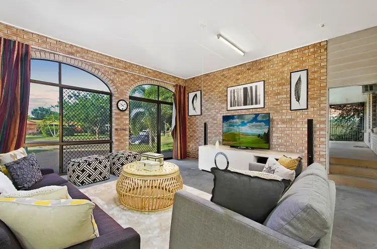 11 Winston Crescent, Kirwan QLD 4817