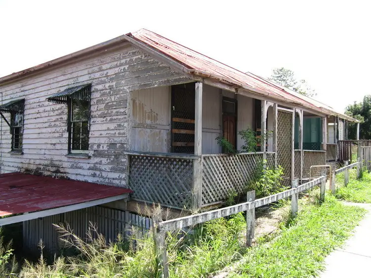 42 Downs Street, North Ipswich QLD 4305