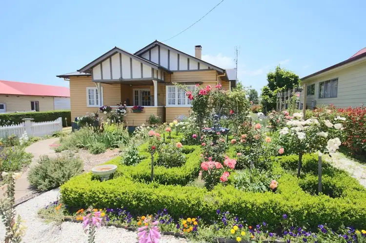 86 High Street, Tenterfield NSW 2372