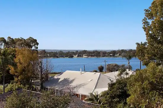47 River Way, Salter Point WA 6152