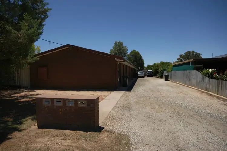 261 Victoria Street, Deniliquin NSW 2710