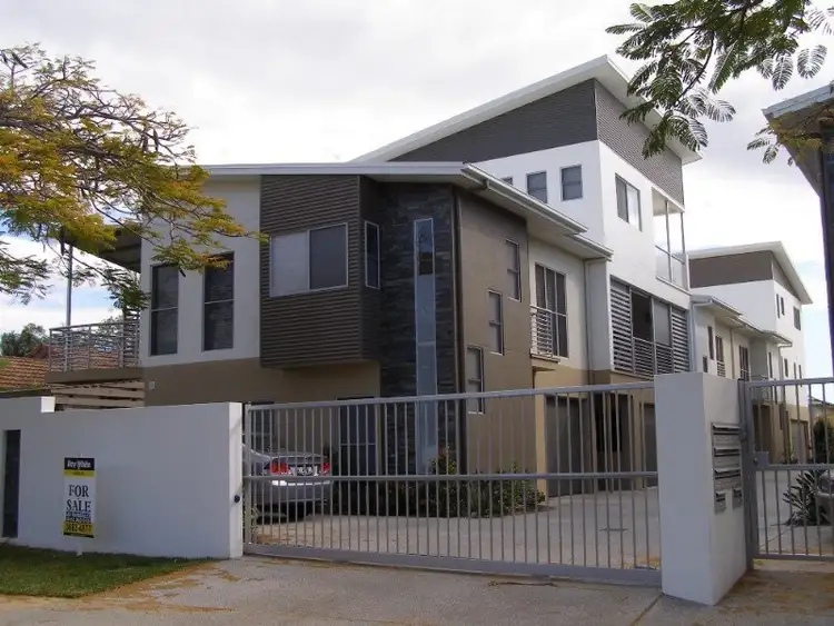 z4/415-417 Scarborough Rd, Scarborough QLD 4020