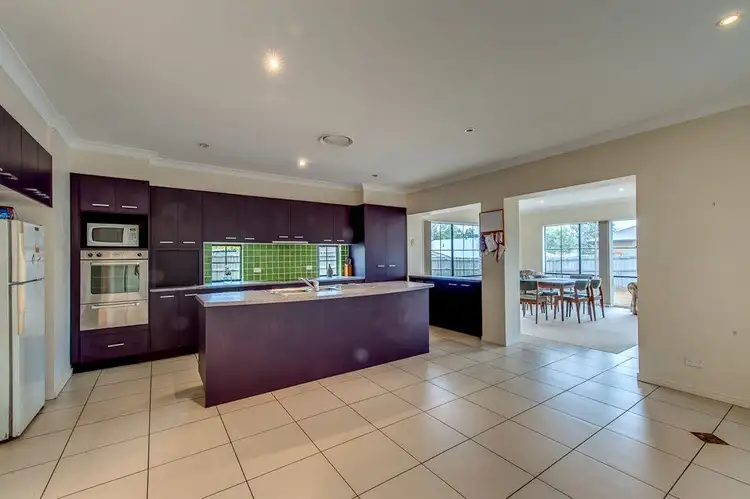 Second view of Homely house listing, 8 Lomond Place, Parkinson QLD 4115