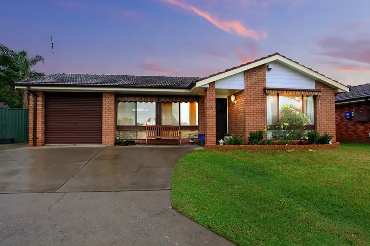 6 Eucumbene Place, St Clair NSW 2759