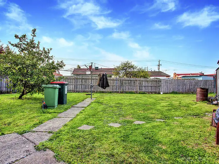 Sixth view of Homely house listing, 14 Ouyen Court, Dallas VIC 3047