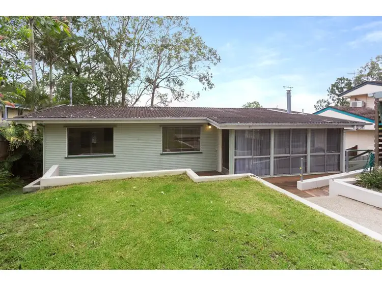 207 Chapel Hill Road, Chapel Hill QLD 4069