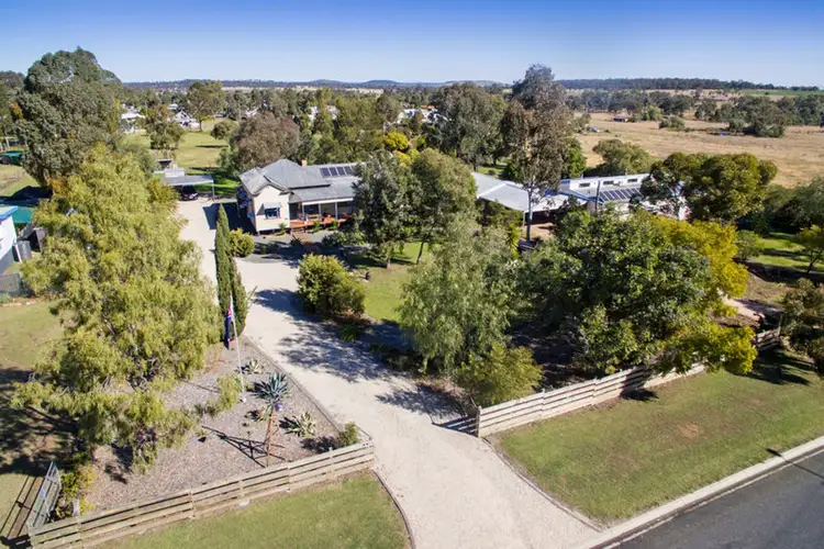 8 Kann Street, Goombungee QLD 4354
