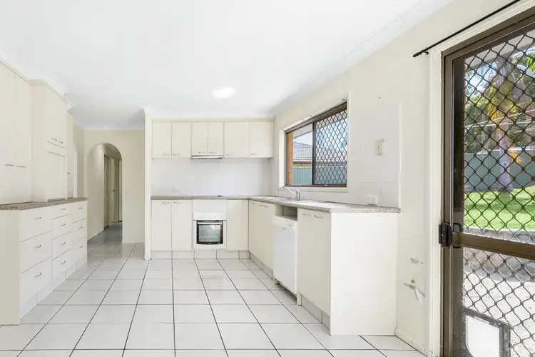 8 Elonera Drive, Slacks Creek QLD 4127