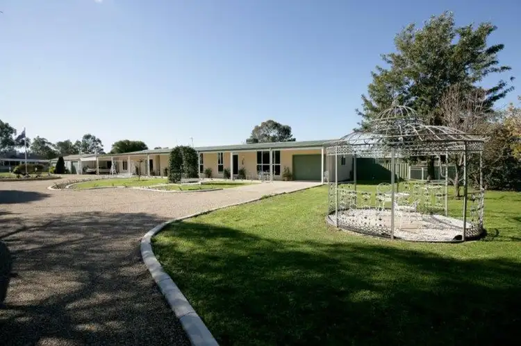 27 Gregadoo Road, Lake Albert, Wagga Wagga NSW 2650