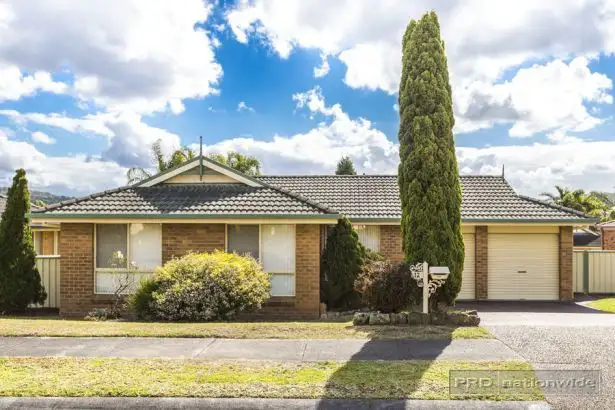 12 Nightingale Circuit, Cameron Park NSW 2285