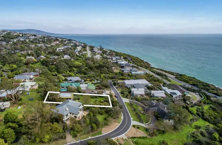 8 Hall Street, Mount Martha VIC 3934