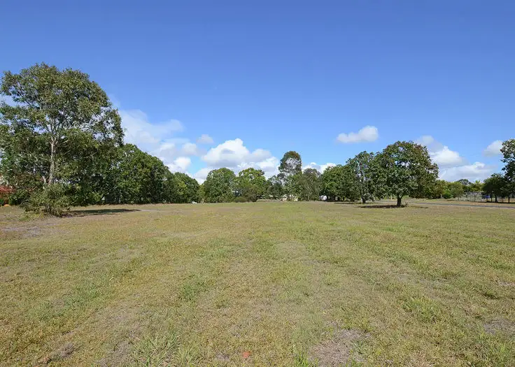1 Moys Road, Booral QLD 4655