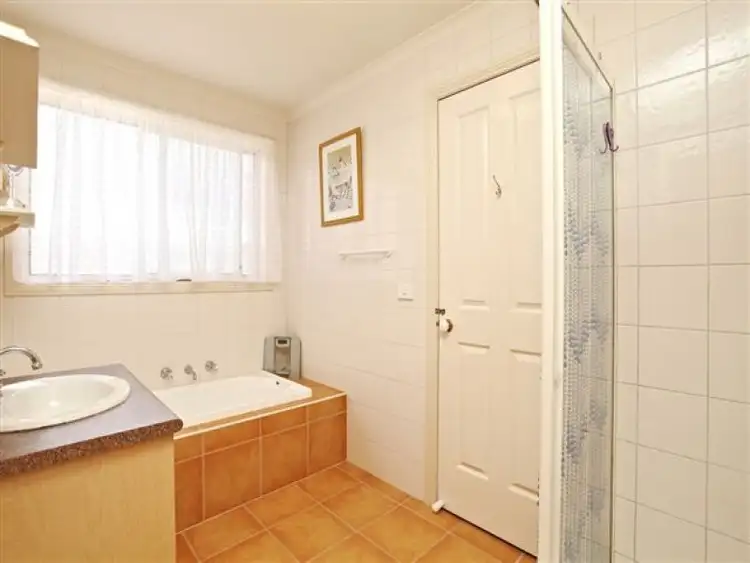 Sixth view of Homely unit listing, 4/13 Linmac Court, Hampton Park VIC 3976