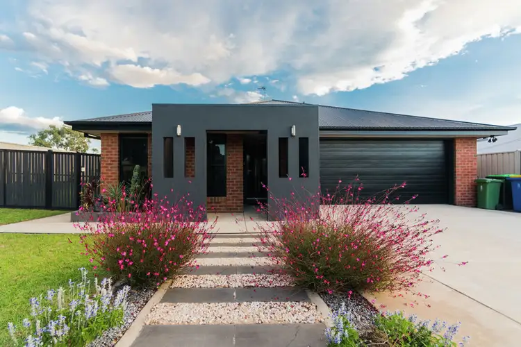 1 Barmedman Avenue, Gobbagombalin NSW 2650
