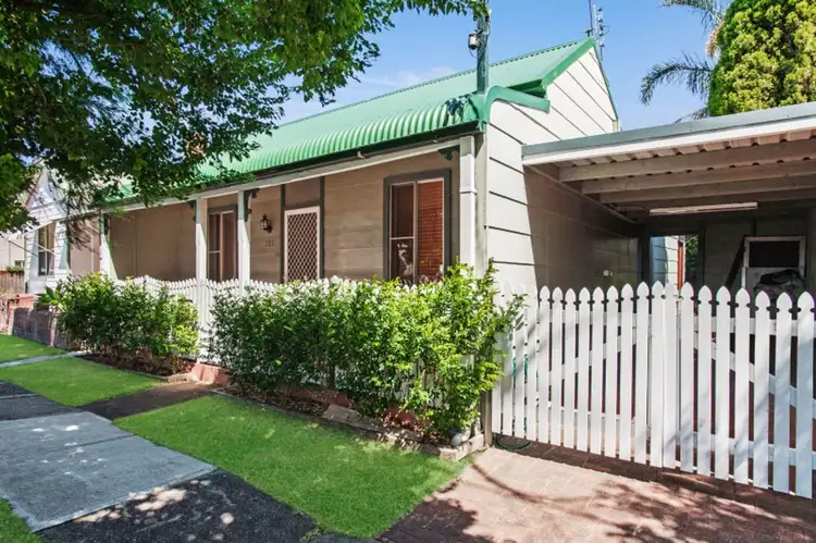 121 Cleary Street, Hamilton NSW 2303