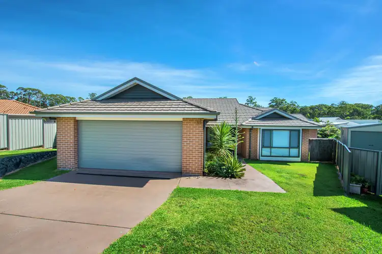 6 Reef Cove, Safety Beach NSW 2456