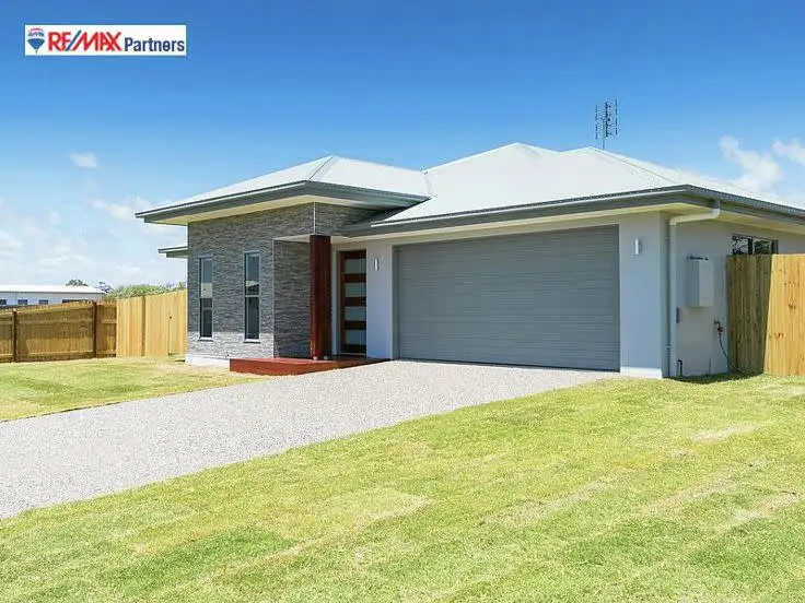 98 Boundary Rd, Urangan QLD 4655