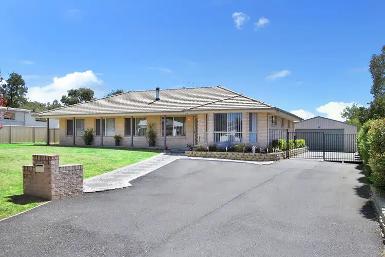 11a Chelmsford Street, Kootingal NSW 2352