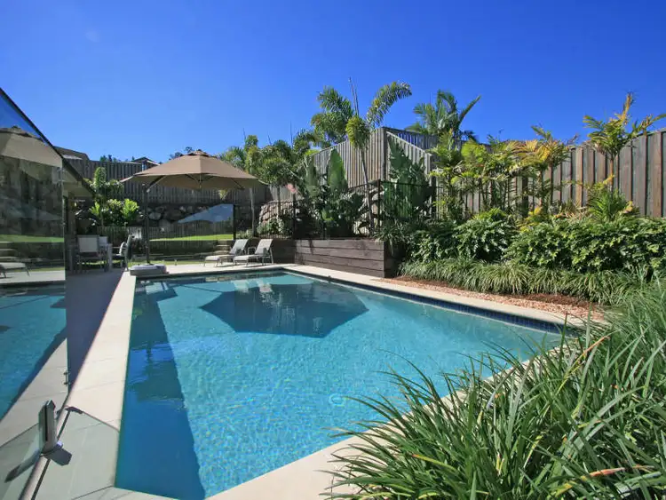 7 MINYON CT, Pacific Pines QLD 4211