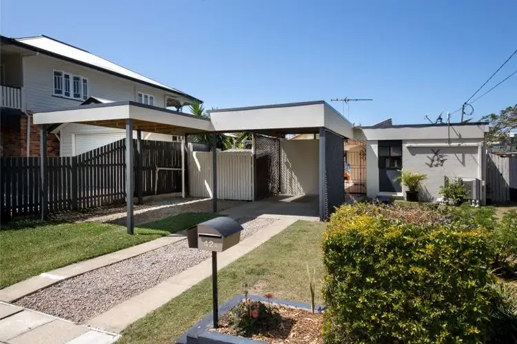 42A VALERIE STREET, Clontarf QLD 4019