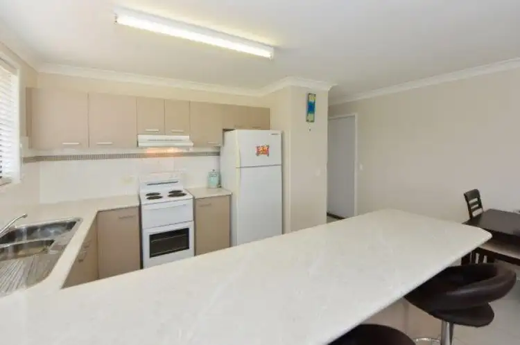 Fourth view of Homely unit listing, 2/15 Sapphire Court, Kearneys Spring QLD 4350