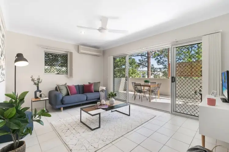 3/45. Railway Avenue, Indooroopilly QLD 4068