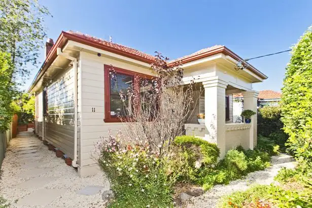 11 Phillips St, Hamilton North NSW 2292