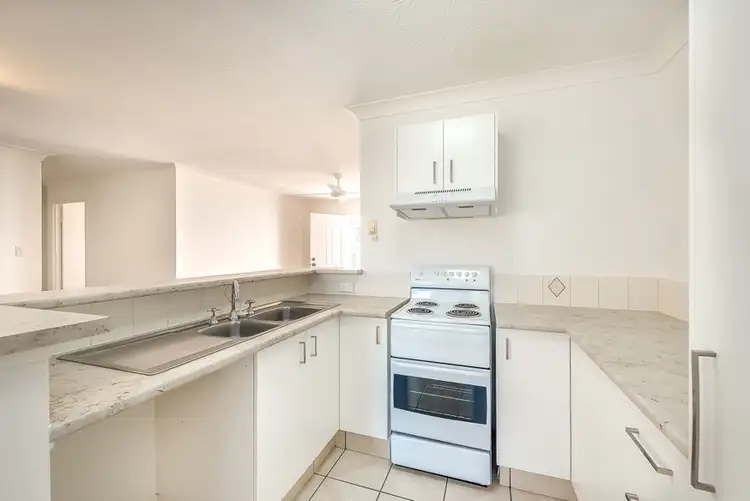 Fifth view of Homely villa listing, 11/2 ST KEVINS AVENUE, Benowa QLD 4217