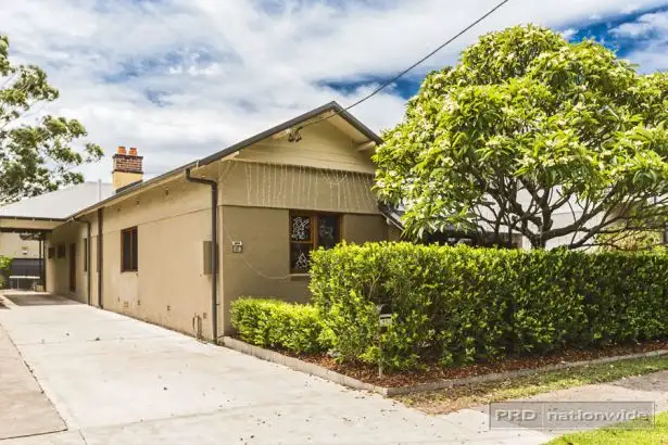 13 Thorn Road, Hamilton North NSW 2292