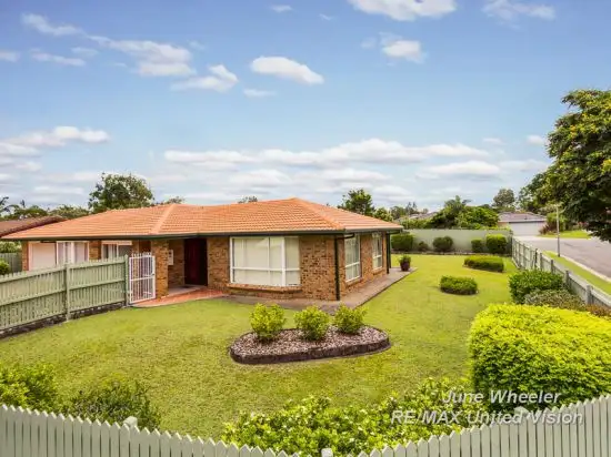 Main view of Homely house listing, 2 Hedlow Court, Carindale QLD 4152