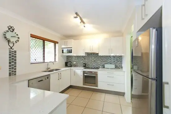 32 Swanson Pde, Carina QLD 4152