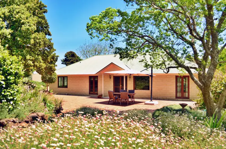 39 Meadow Road, Maleny QLD 4552