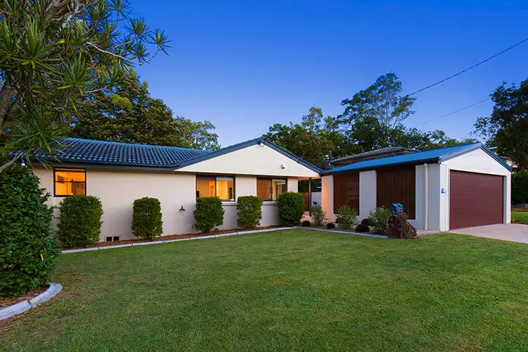 9 Praeger Street, Chapel Hill QLD 4069