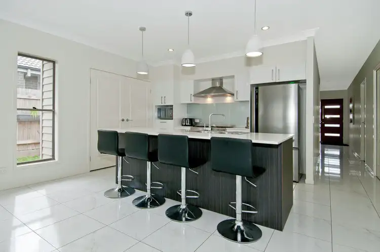 15 Barrington Circuit, Waterford QLD 4133