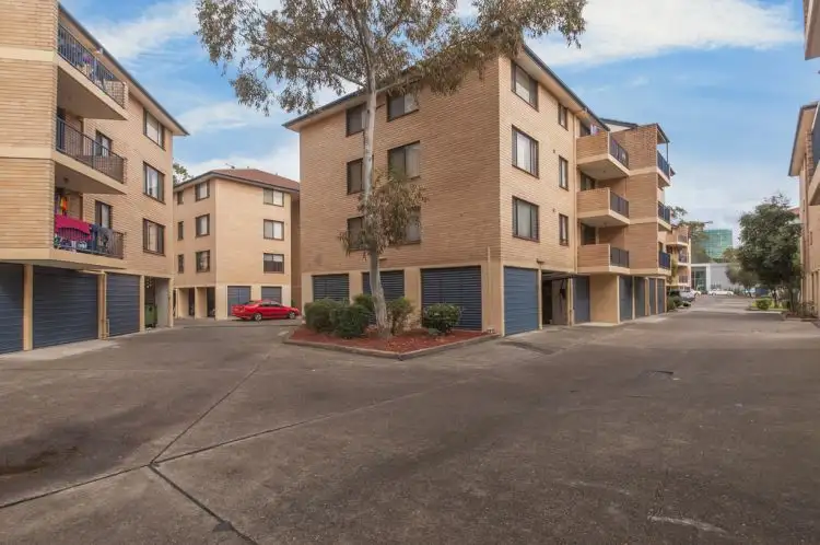 10/5 Griffiths St, Blacktown NSW 2148