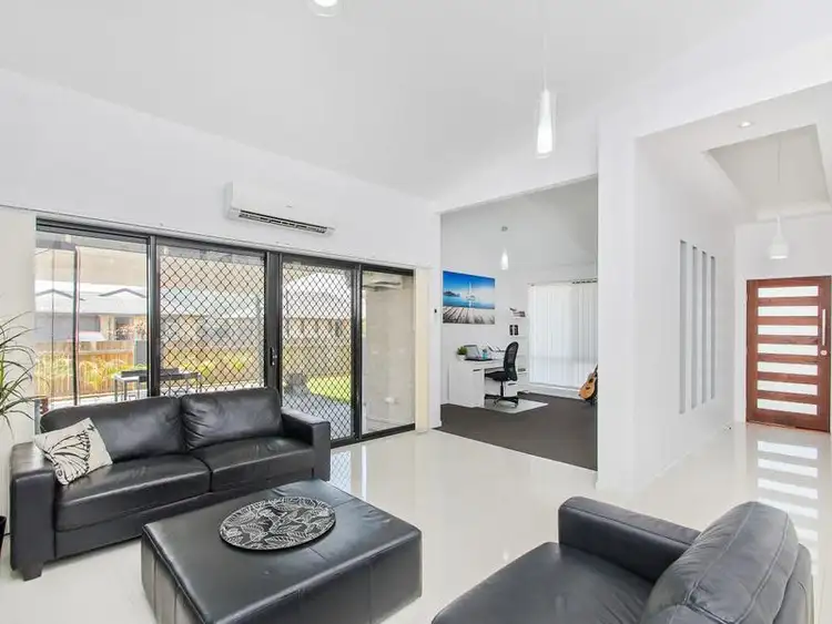 Sixth view of Homely semi-detached listing, 1/6 Denning Street, Fernvale QLD 4306