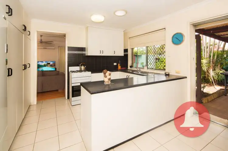 527 Broadwater Road, Mansfield QLD 4122