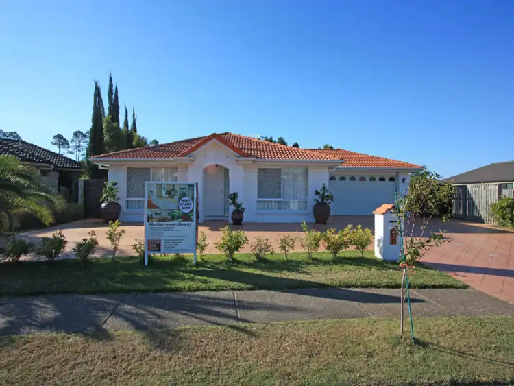 17 CATCHLOVE ST, Maudsland QLD 4210