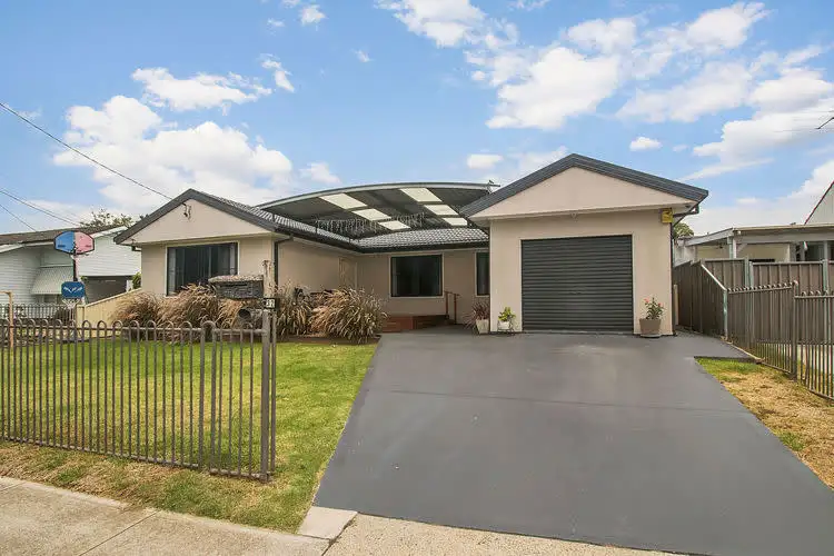 32 Hemingway Crescent, Fairfield NSW 2165