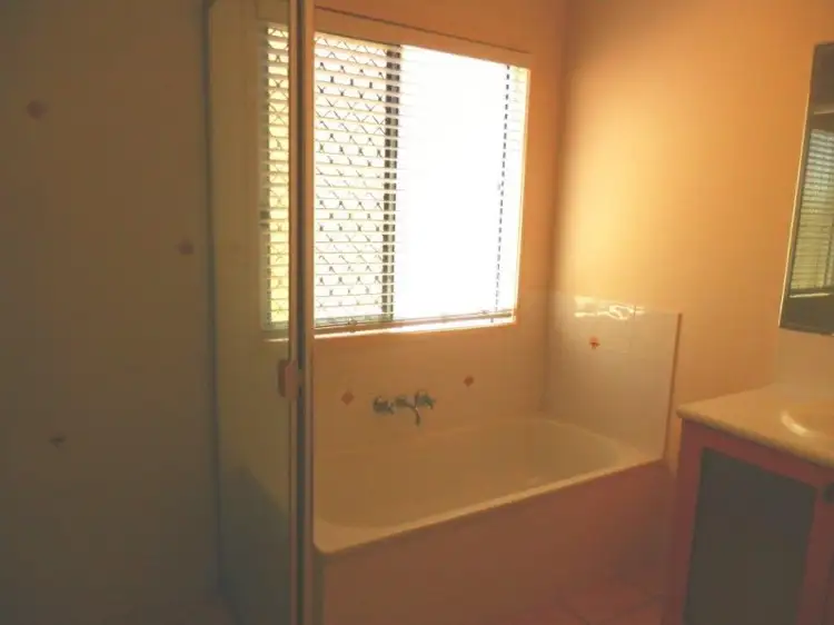 Fifth view of Homely house listing, 4 St Lucia Crescent, Parrearra QLD 4575