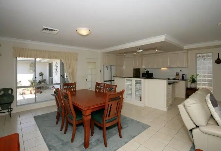 Seventh view of Homely house listing, 8 Dobell Place, Wagga Wagga NSW 2650