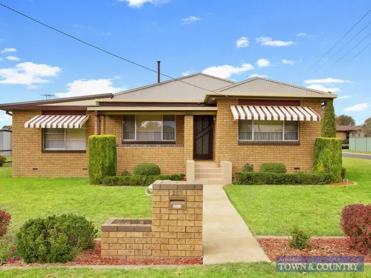203 Chapel Street, Armidale NSW 2350