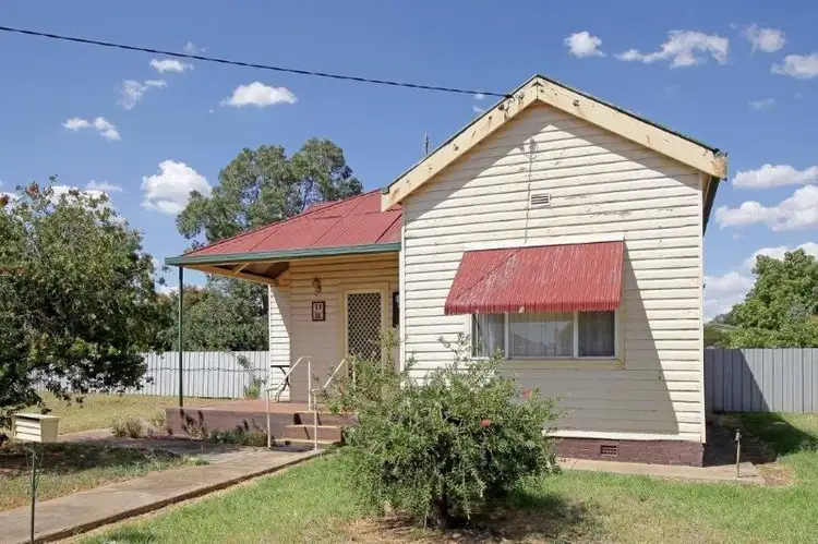 11 King Street, Junee NSW 2663