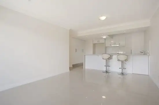 Sixth view of Homely unit listing, 2/56 Hooker Blvd, Mermaid Waters QLD 4218