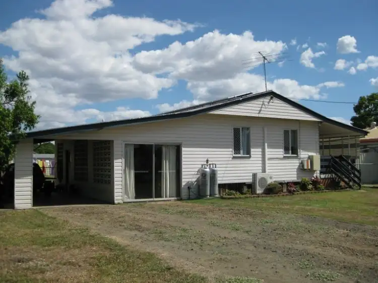 8 Bell Street, Walloon QLD 4306