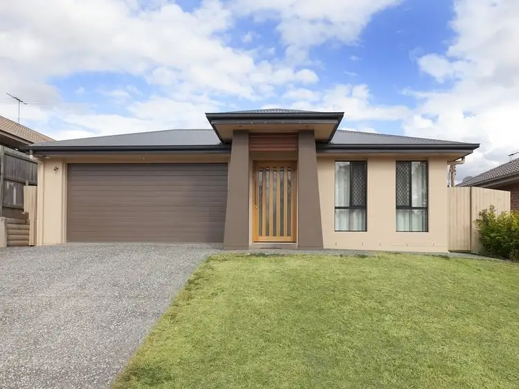 32 Sunningdale Street, Oxley QLD 4075